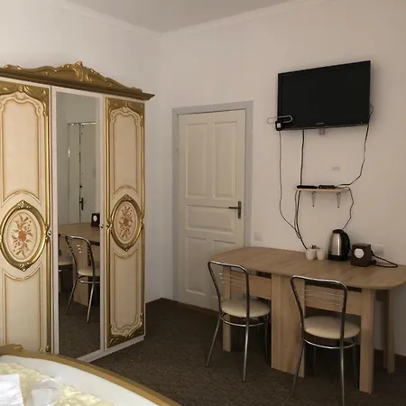 міні особняк Hostel